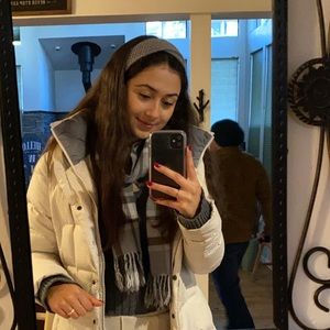 Meet your Posher, Gisel